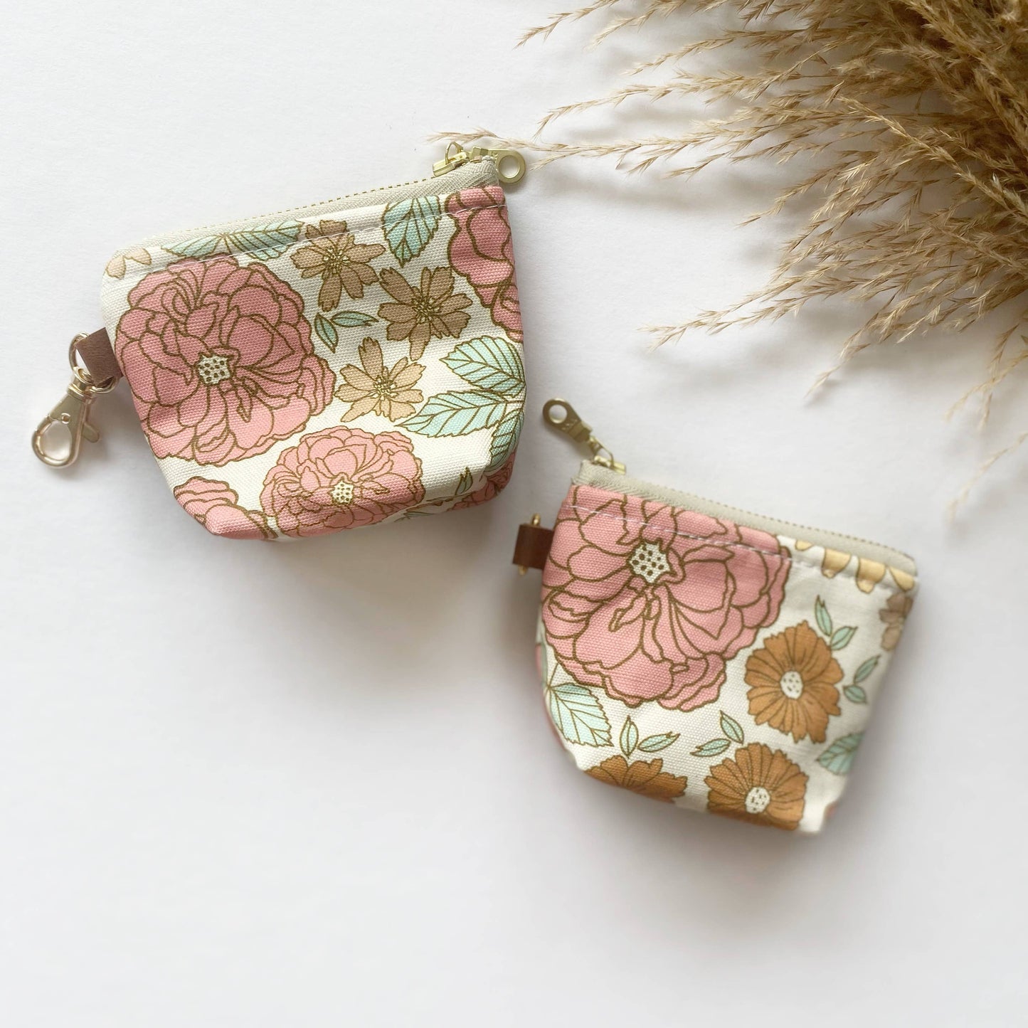 Golden Girl Flowers Itty Bitty Boxed Bottom Pouch