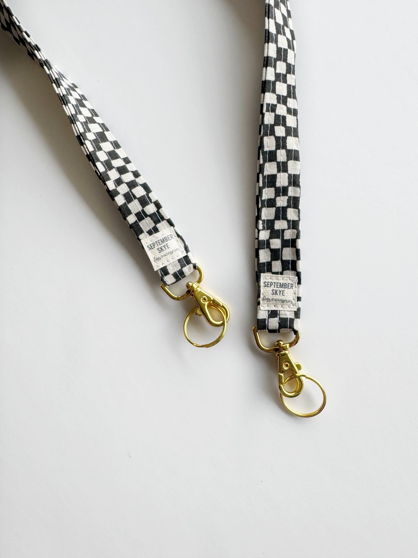 Lanyard-BW Checker
