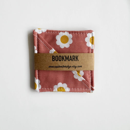 Coral Daisy Corner Bookmark